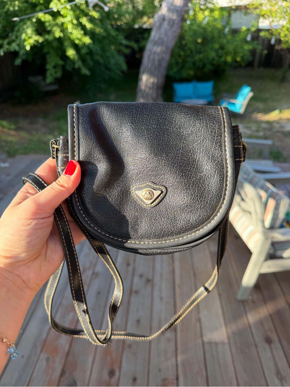 Cute Vintage Crossbody Bag 💼 iPhone 17 Pro fits perfectly ☺️